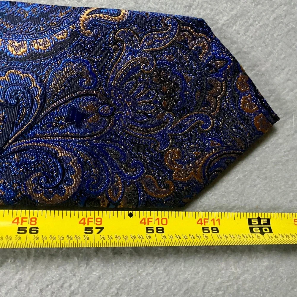 Barry Wang Mens Blue Gold Paisley 100% Silk Hand Tailored Necktie Style Italy